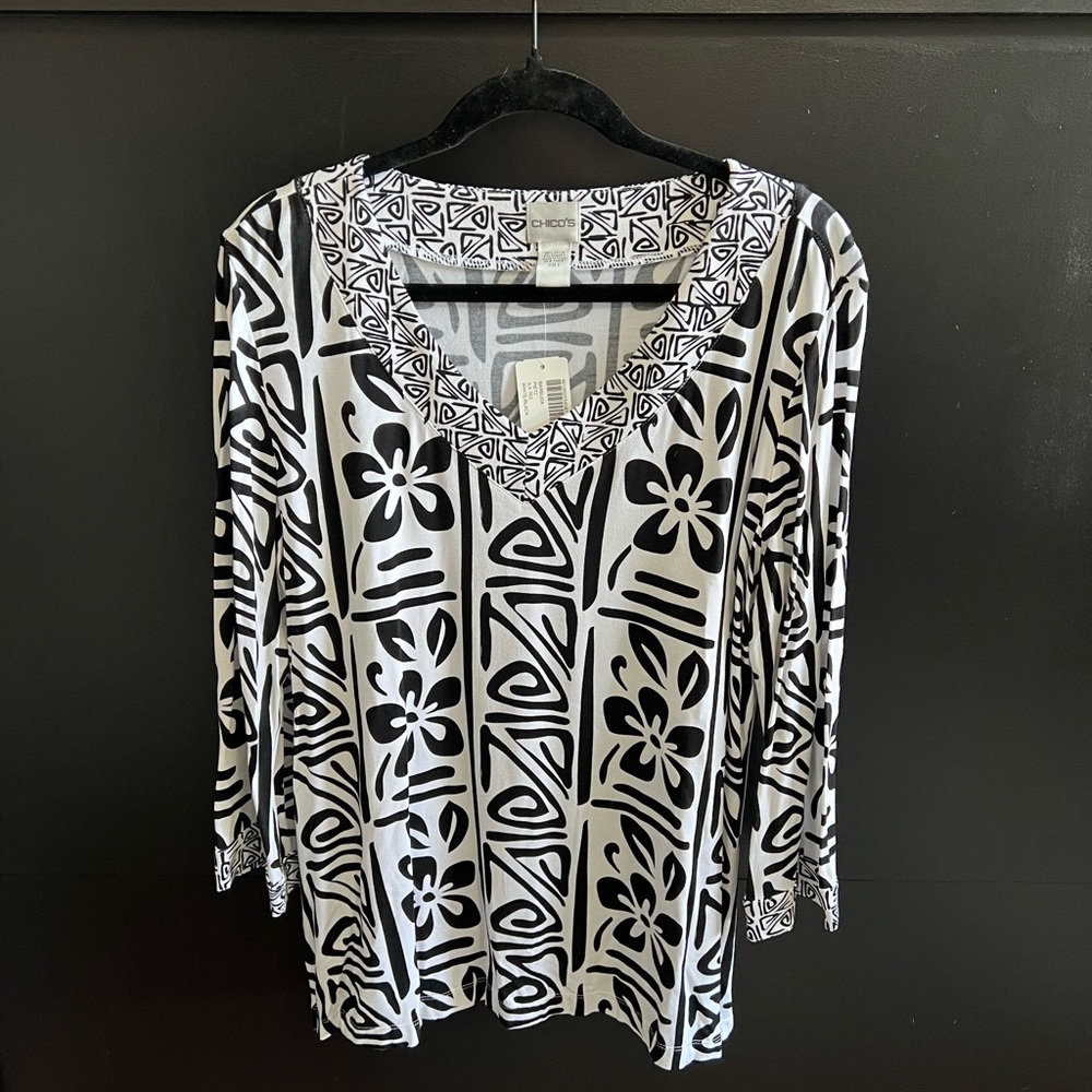 Chico's Black and White Floral Geometric Long Sleeve Top